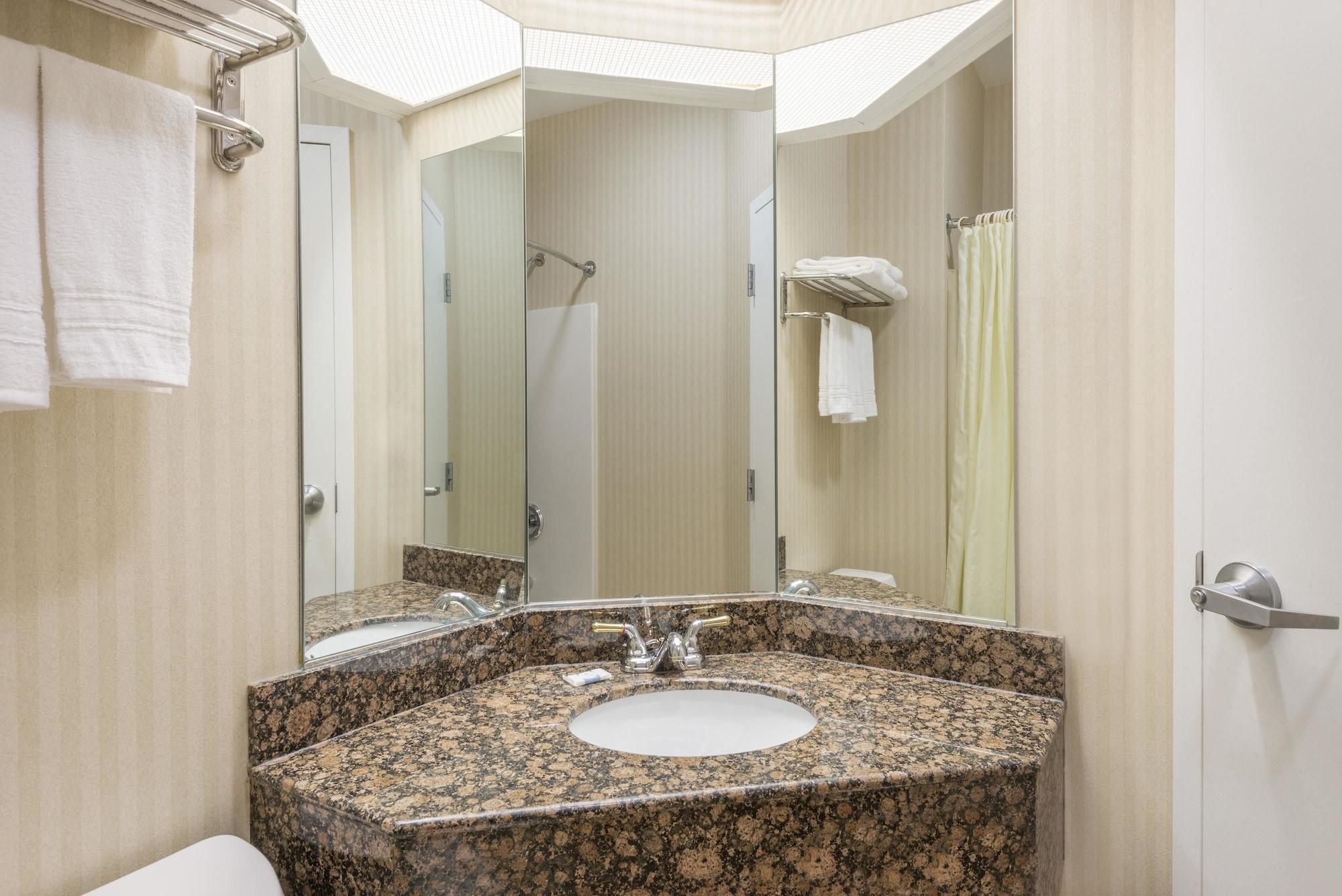 Super 8 By Wyndham Harrisburg Hershey North Экстерьер фото