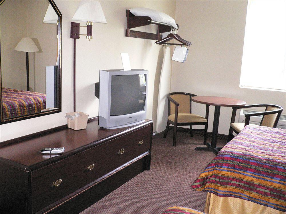 Super 8 By Wyndham Harrisburg Hershey North Экстерьер фото