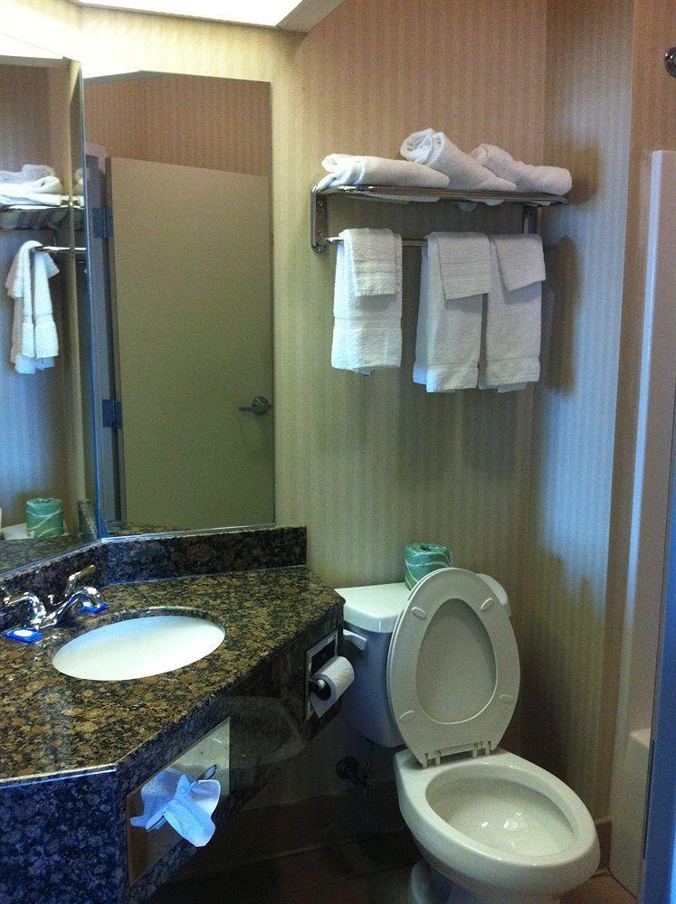Super 8 By Wyndham Harrisburg Hershey North Экстерьер фото