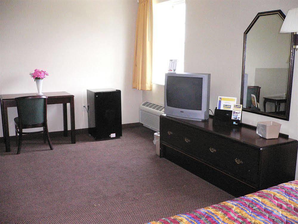 Super 8 By Wyndham Harrisburg Hershey North Экстерьер фото