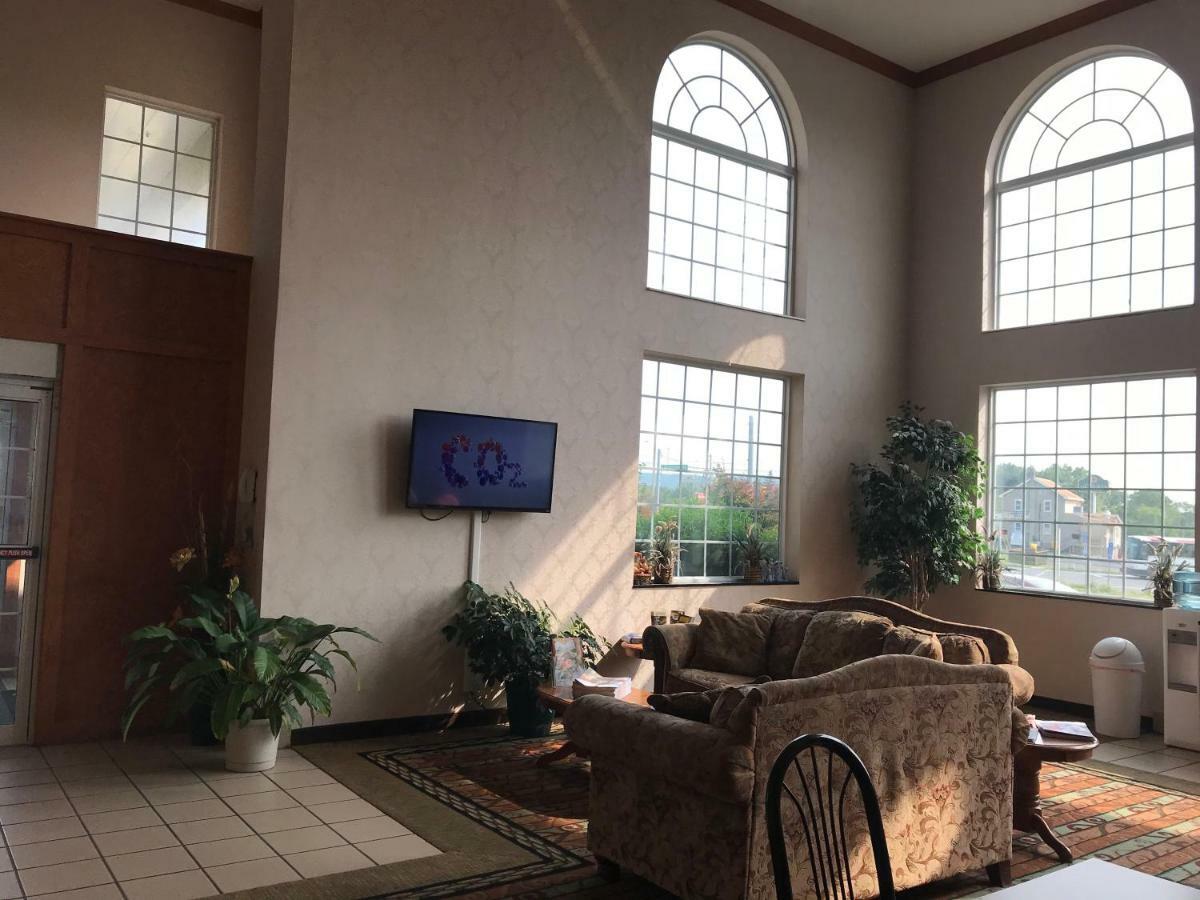 Super 8 By Wyndham Harrisburg Hershey North Экстерьер фото